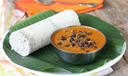 Puttu and Kadala Curry 